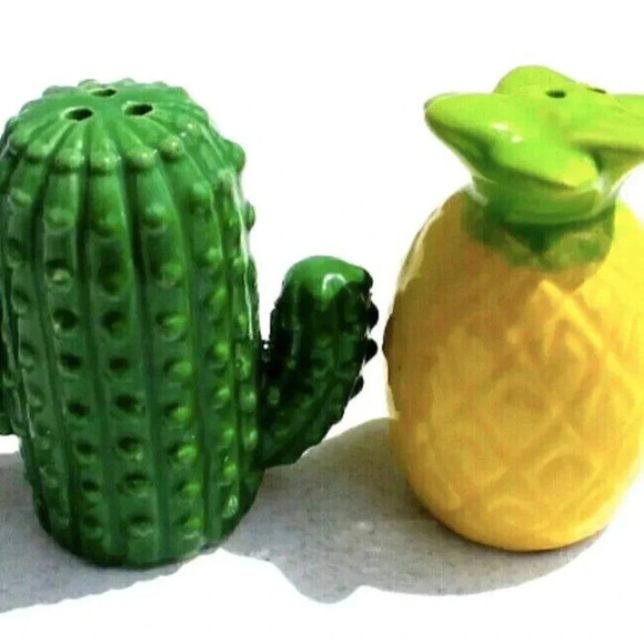 New Pineapple & Cactus Porcelain Salt & Pepper Shakers - Picture 3 of 3